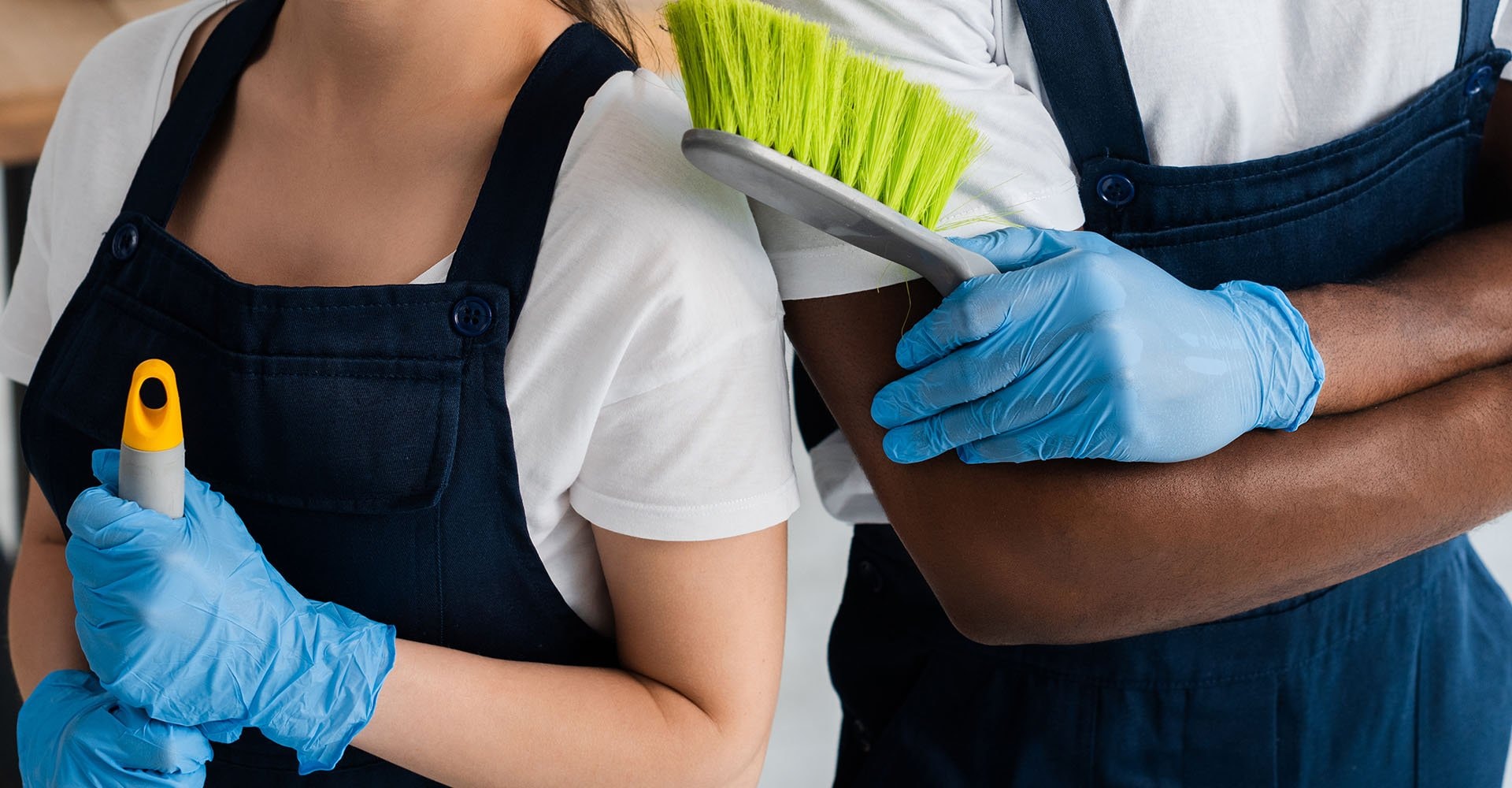Grand ménage en profondeur d'une cuisine moderne à Montréal